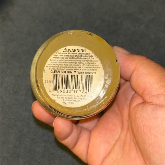 NWT Small Yankee Candle clean Cotton Jar Candle- 3.7 Oz - Picture 4 of 6